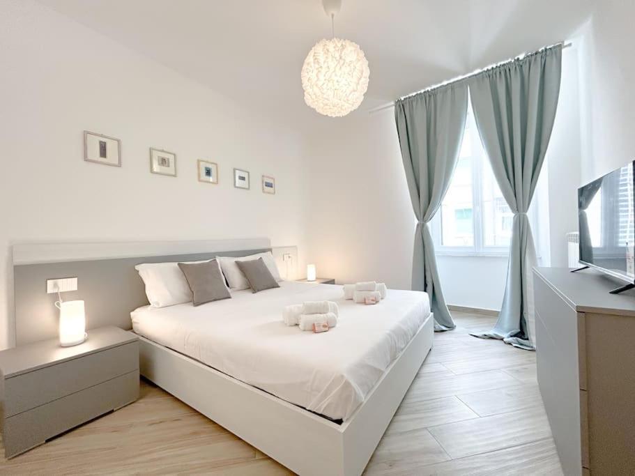 Lusso In Centro Storico - Wifi - Ac Apartment Savona Ngoại thất bức ảnh