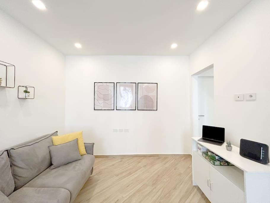 Lusso In Centro Storico - Wifi - Ac Apartment Savona Ngoại thất bức ảnh