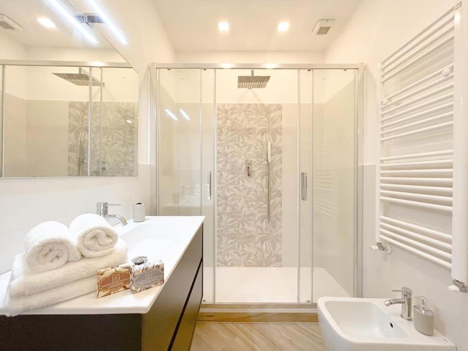 Lusso In Centro Storico - Wifi - Ac Apartment Savona Ngoại thất bức ảnh